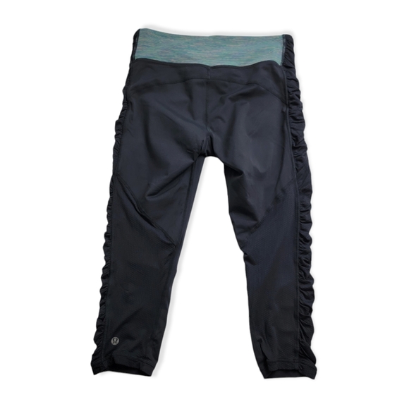 Lululemon Run In The Sun Crop - Picture 2 of 12